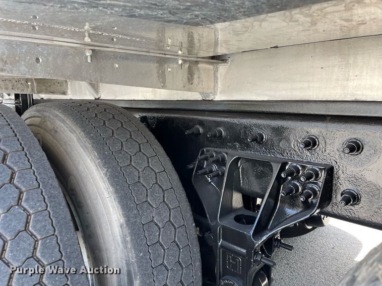 image for item LJ9653 2016 International 7600  vacuum truck