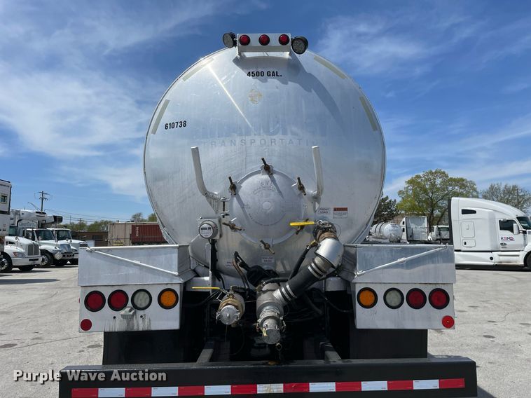 image for item LJ9653 2016 International 7600  vacuum truck