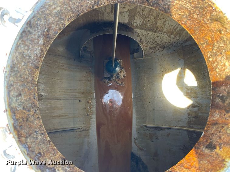 image for item LJ9653 2016 International 7600  vacuum truck