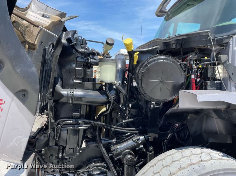 image for item LJ9653 2016 International 7600  vacuum truck