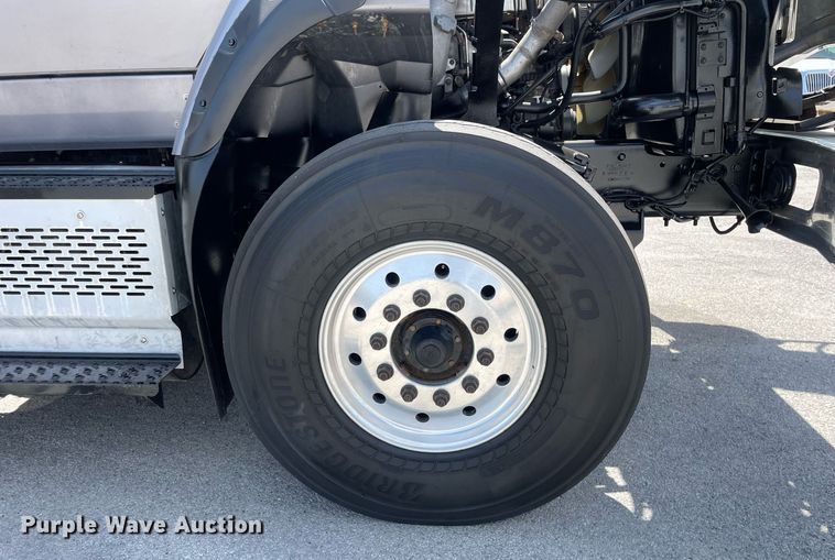 image for item LJ9653 2016 International 7600  vacuum truck