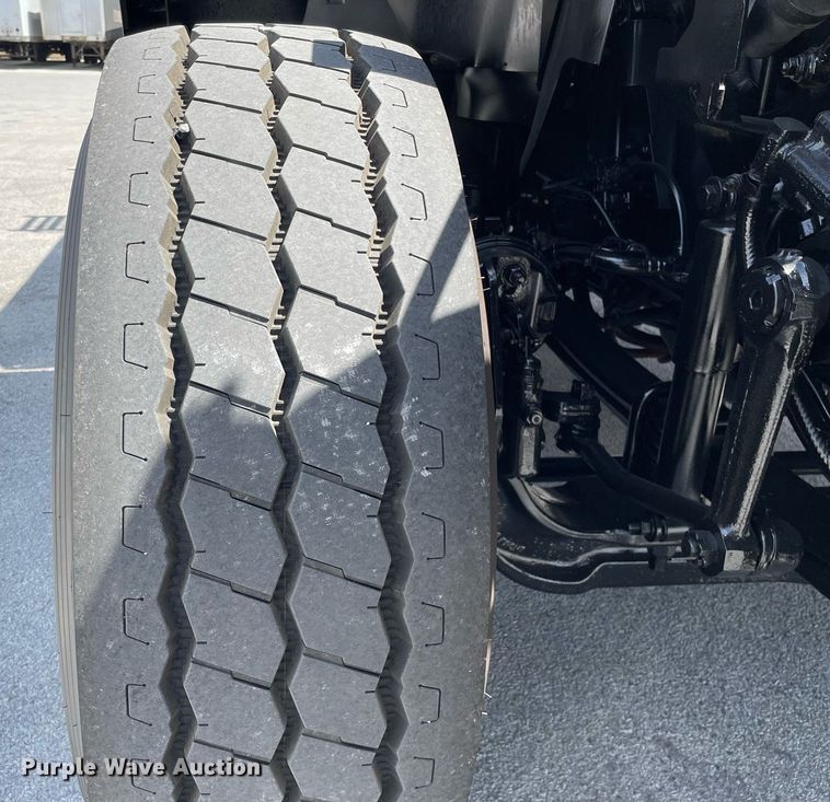 image for item LJ9653 2016 International 7600  vacuum truck