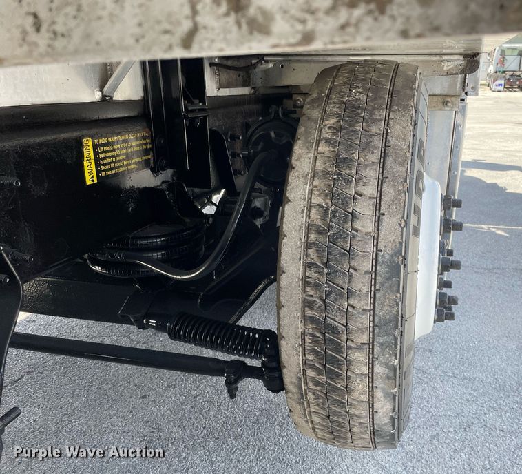 image for item LJ9653 2016 International 7600  vacuum truck