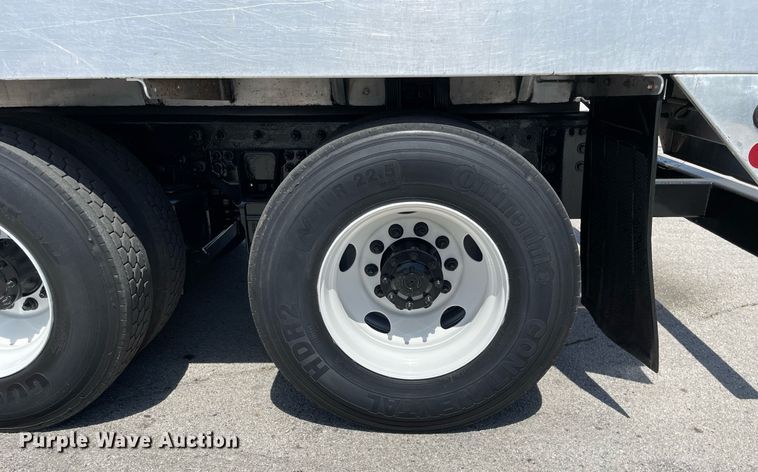 image for item LJ9653 2016 International 7600  vacuum truck