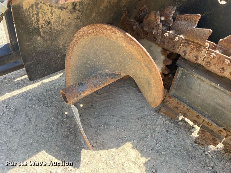 image for item LJ9667 2004 Caterpillar T9B  skid steer trencher