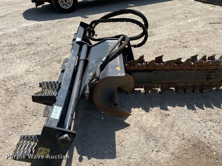 image for item LJ9667 2004 Caterpillar T9B  skid steer trencher