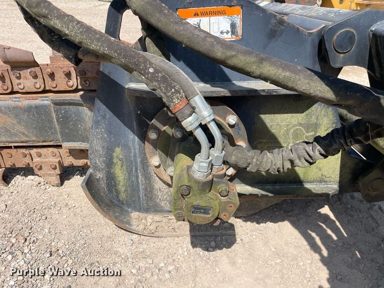 image for item LJ9667 2004 Caterpillar T9B  skid steer trencher