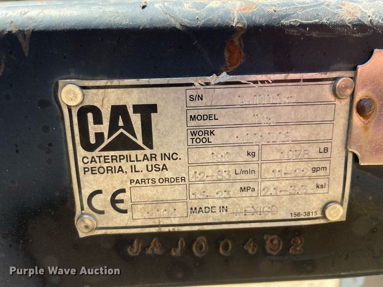 image for item LJ9667 2004 Caterpillar T9B  skid steer trencher