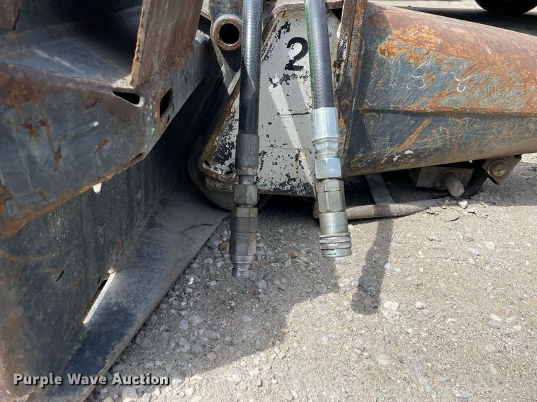 image for item LJ9672 Bobcat HB980  skid steer breaker