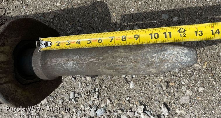 image for item LJ9672 Bobcat HB980  skid steer breaker