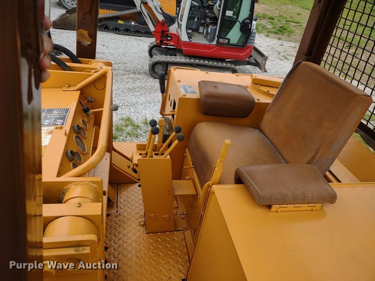 image for item LL9119 1981 Case 1150C  track loader