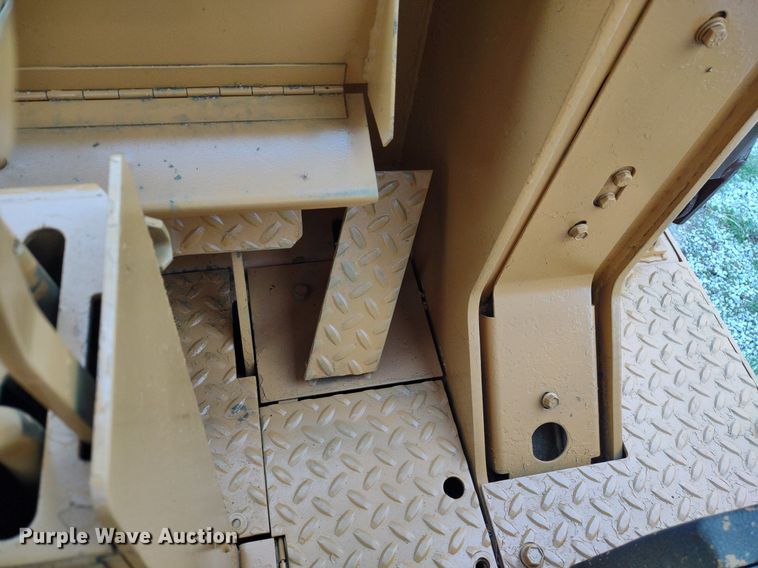 image for item LL9119 1981 Case 1150C  track loader