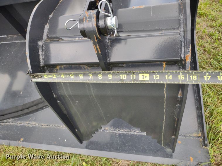 image for item LL9145 Wolverine  72"W skid steer grapple bucket