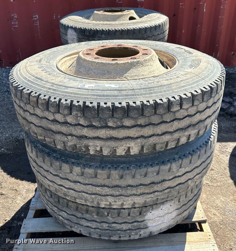 image for item LN9131 (6) 11R22.5 tires and wheels