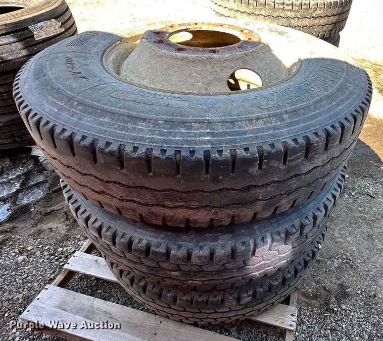 image for item LN9131 (6) 11R22.5 tires and wheels