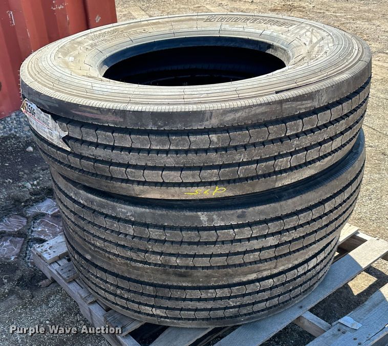 image for item LN9132 (3) 295/75R22.5 Bridgestone tires