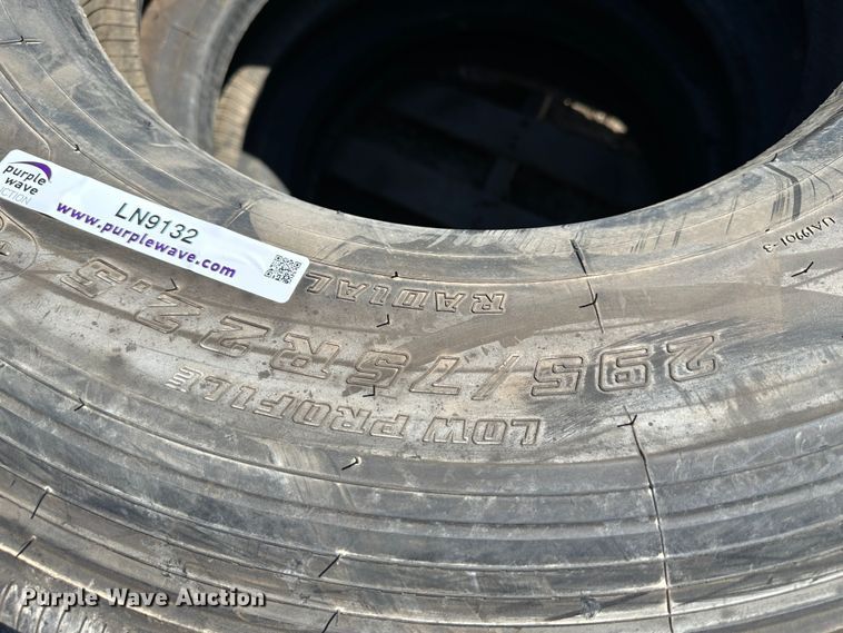 image for item LN9132 (3) 295/75R22.5 Bridgestone tires