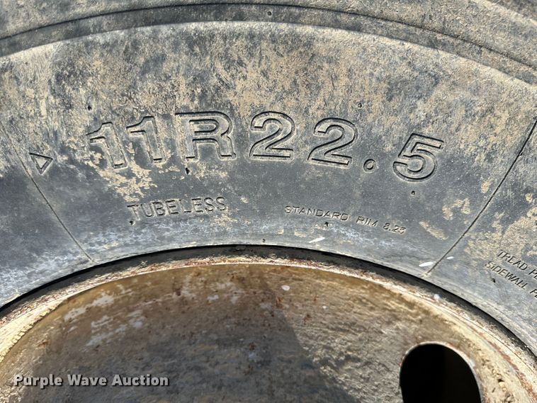 image for item LN9132 (3) 295/75R22.5 Bridgestone tires