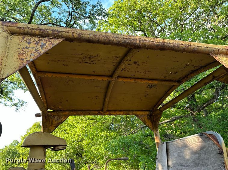 image for item LR9785 Caterpillar D7  dozer