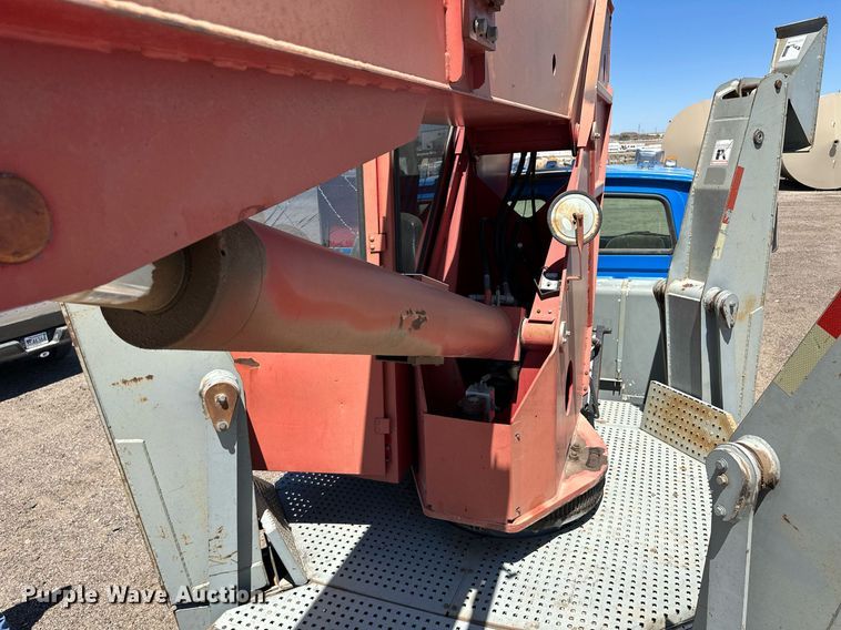 image for item LT9256 2001 Sterling  crane truck