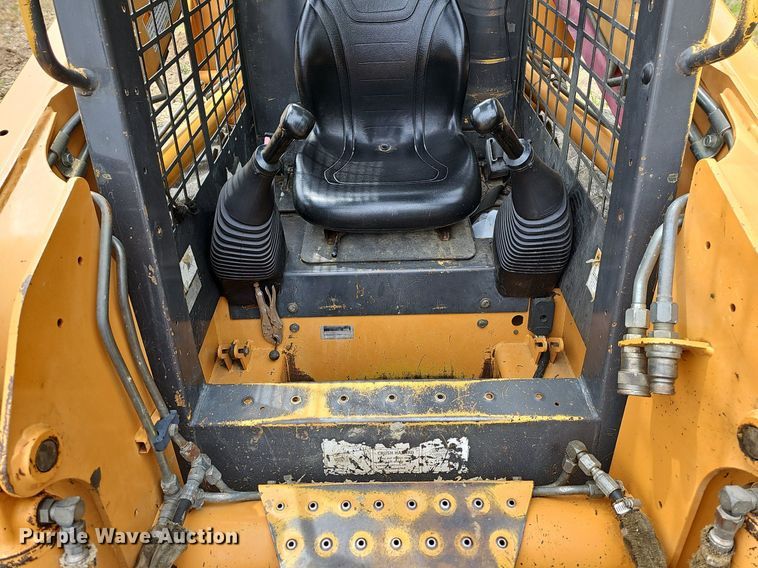 image for item LW9552 2002 Case 70XT  skid steer loader