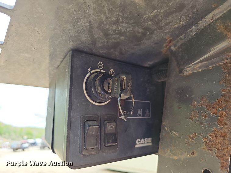 image for item LW9552 2002 Case 70XT  skid steer loader