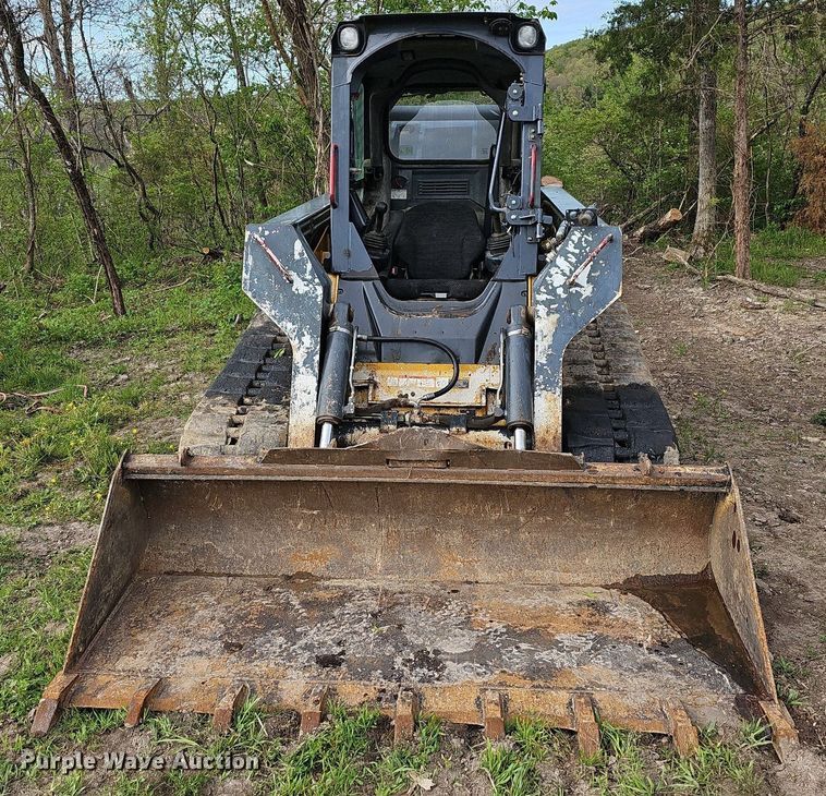 image for item LW9558 2011 John Deere 329D  tracked skid steer loader