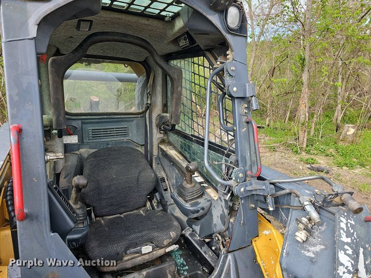 image for item LW9558 2011 John Deere 329D  tracked skid steer loader