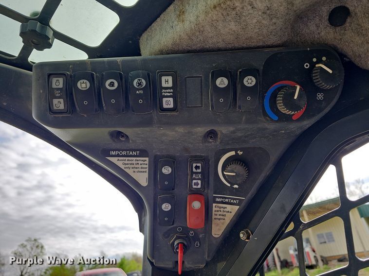 image for item LW9558 2011 John Deere 329D  tracked skid steer loader