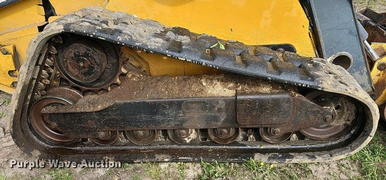 image for item LW9558 2011 John Deere 329D  tracked skid steer loader