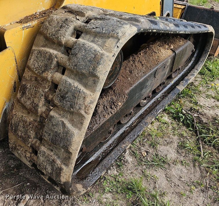 image for item LW9558 2011 John Deere 329D  tracked skid steer loader