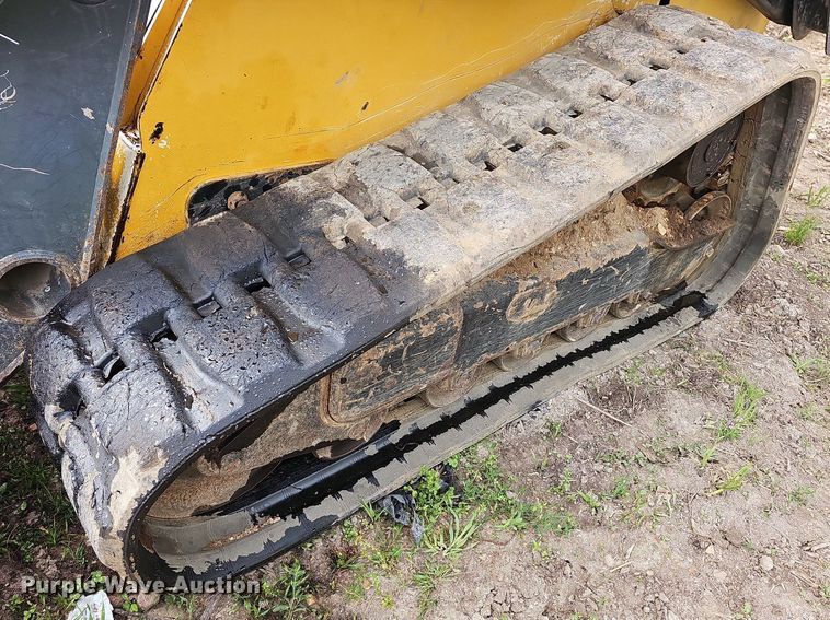 image for item LW9558 2011 John Deere 329D  tracked skid steer loader