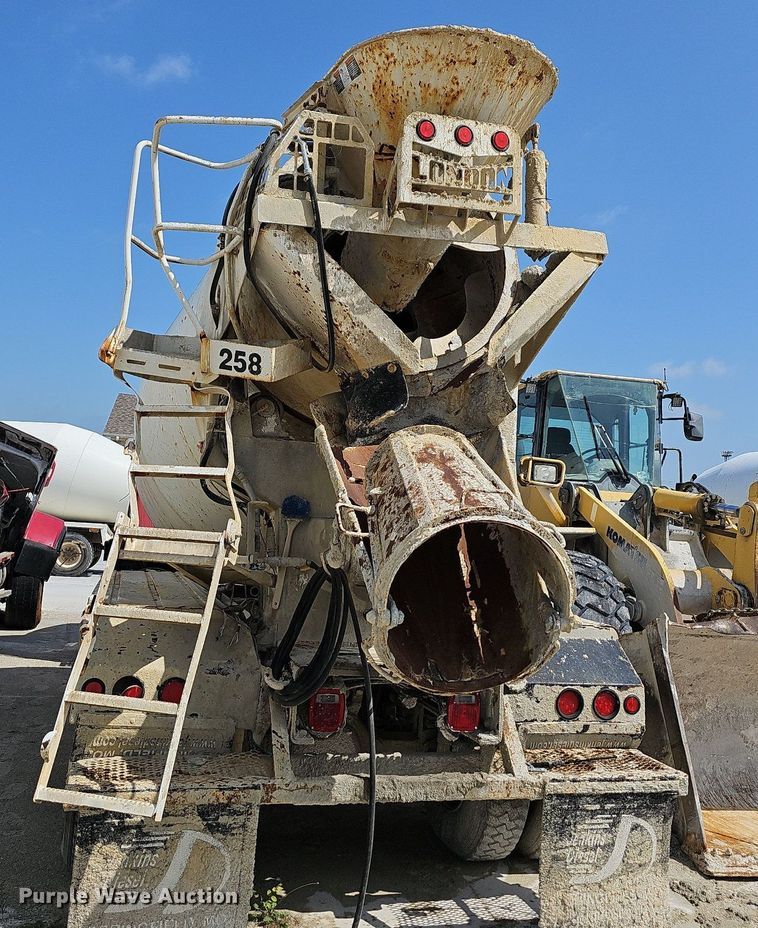 image for item LW9565 2005 Sterling L-Line  ready mix truck