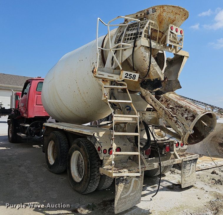 image for item LW9565 2005 Sterling L-Line  ready mix truck