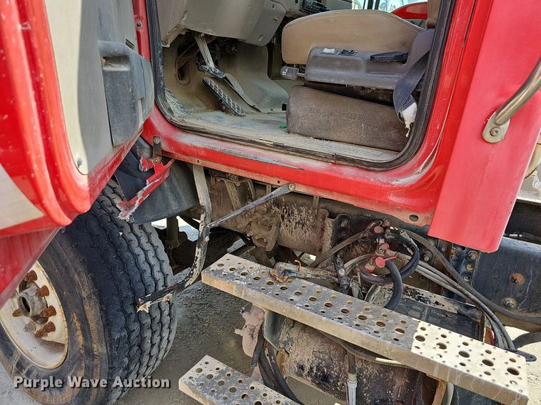 image for item LW9565 2005 Sterling L-Line  ready mix truck