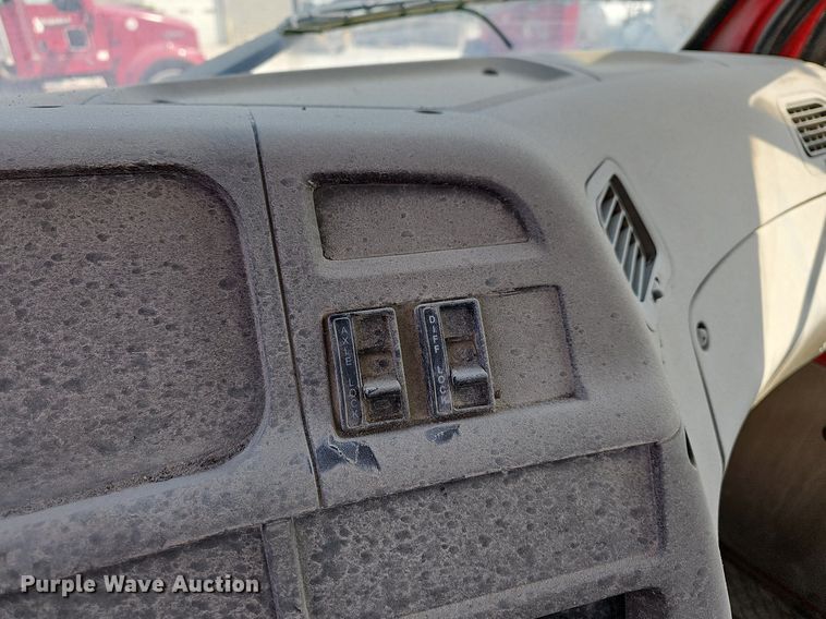 image for item LW9565 2005 Sterling L-Line  ready mix truck