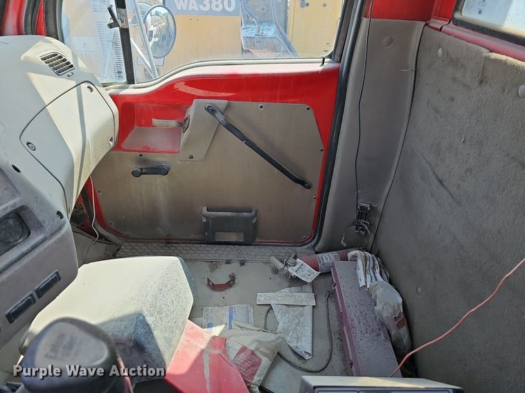 image for item LW9565 2005 Sterling L-Line  ready mix truck