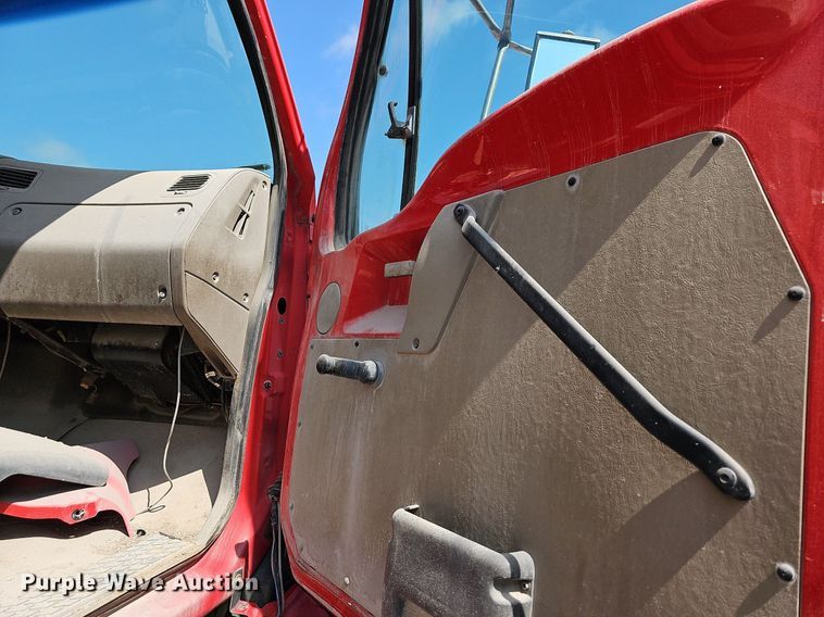 image for item LW9565 2005 Sterling L-Line  ready mix truck