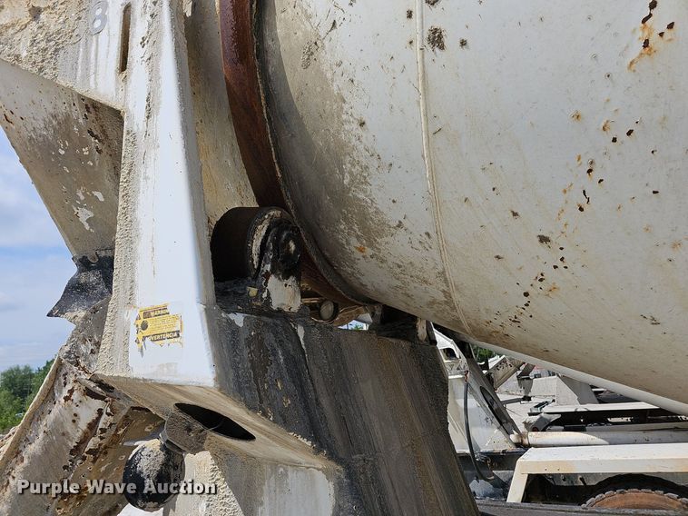 image for item LW9565 2005 Sterling L-Line  ready mix truck