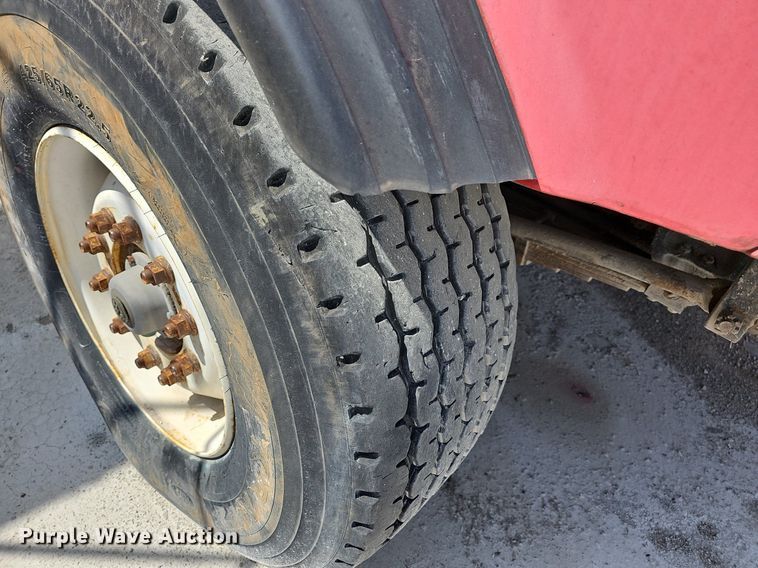 image for item LW9565 2005 Sterling L-Line  ready mix truck