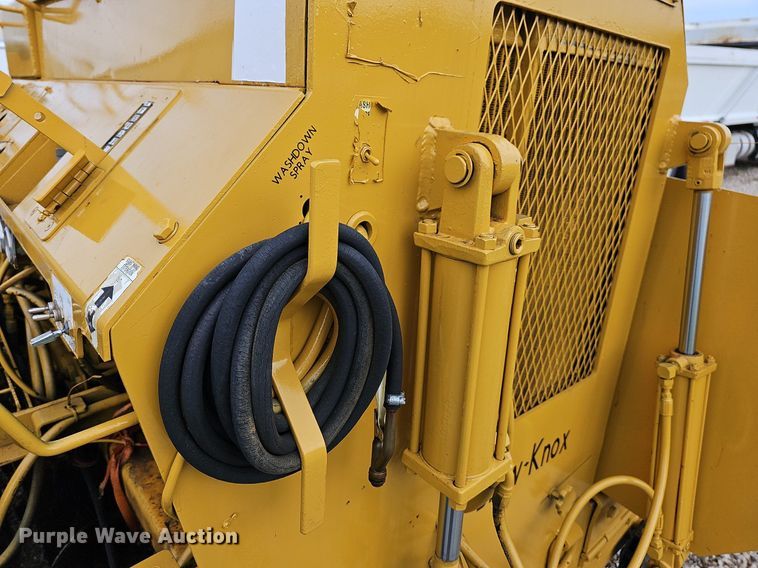 image for item LW9580 2001 Blaw-Knox PF-875  paver