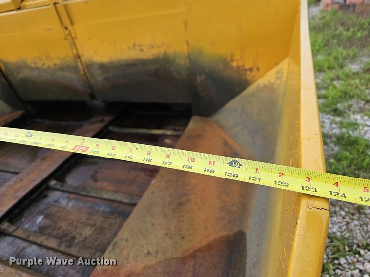 image for item LW9580 2001 Blaw-Knox PF-875  paver