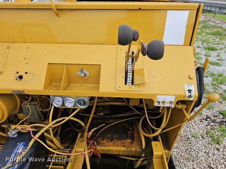 image for item LW9580 2001 Blaw-Knox PF-875  paver