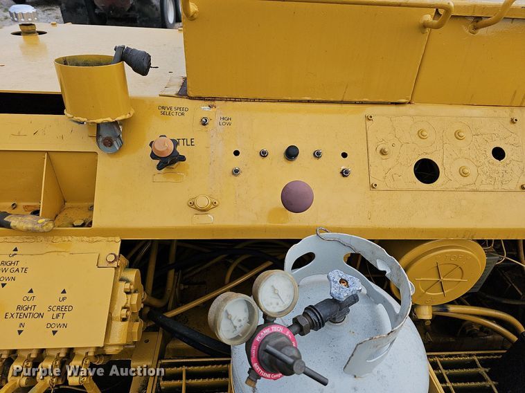 image for item LW9580 2001 Blaw-Knox PF-875  paver