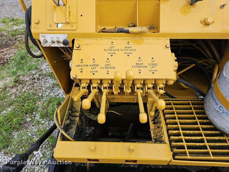 image for item LW9580 2001 Blaw-Knox PF-875  paver