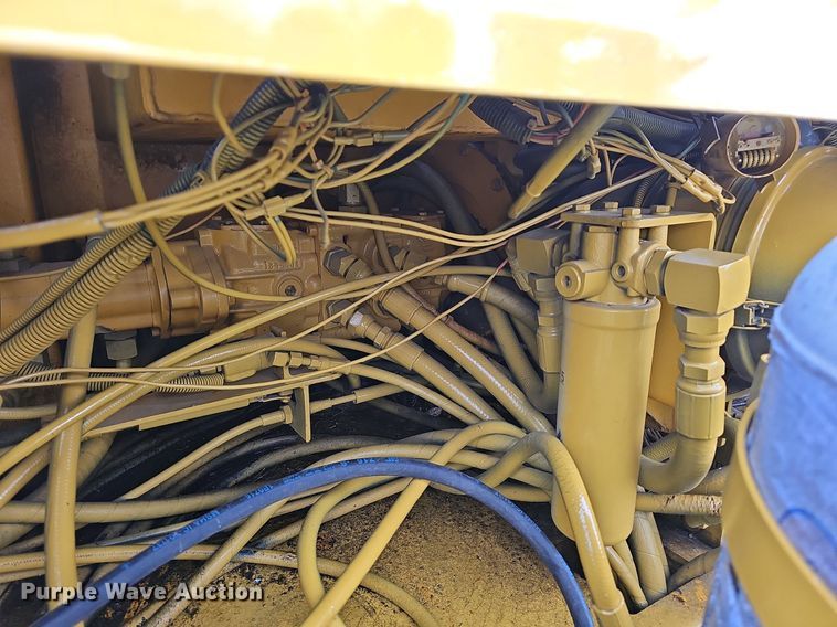 image for item LW9580 2001 Blaw-Knox PF-875  paver