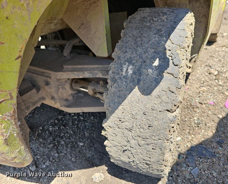 image for item LW9611 Clark CMP25  forklift