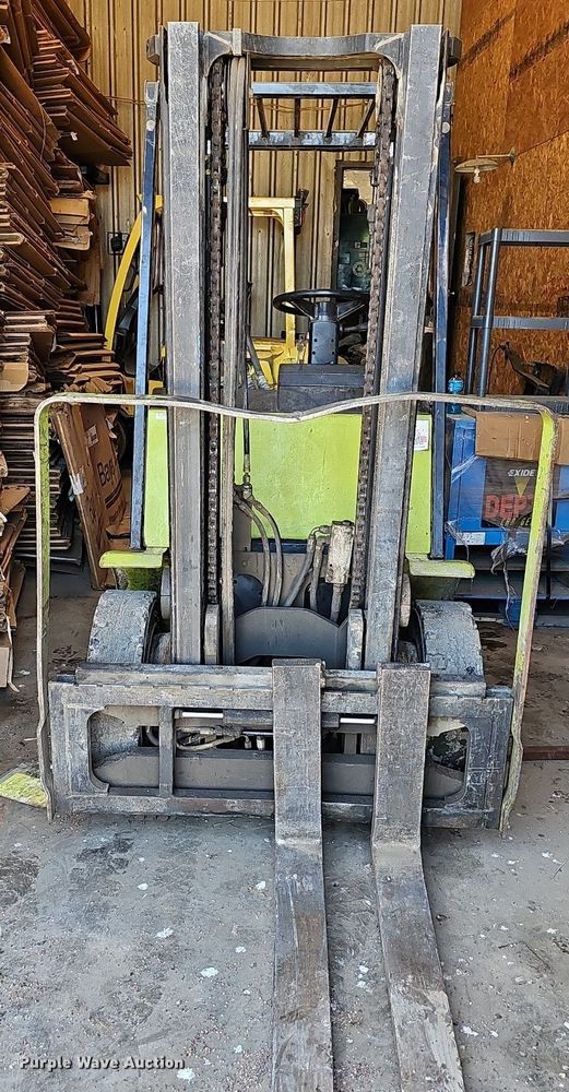 image for item LW9612 Clark GGP20  forklift