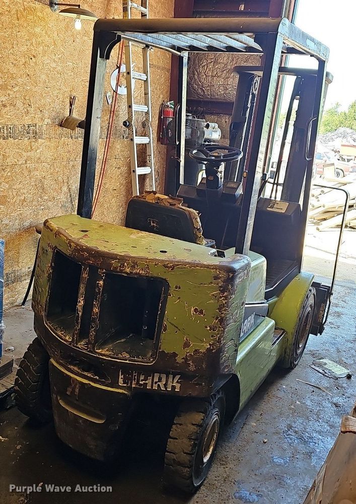 image for item LW9612 Clark GGP20  forklift