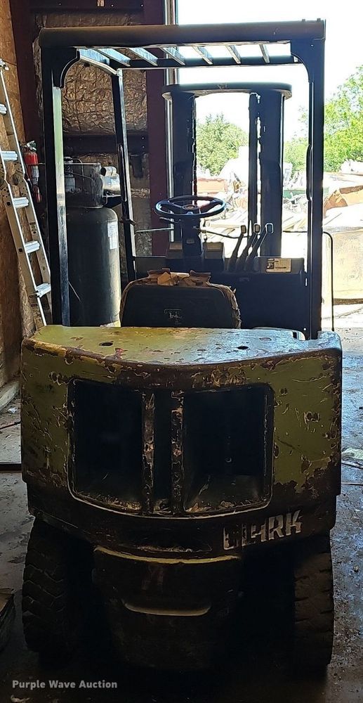 image for item LW9612 Clark GGP20  forklift